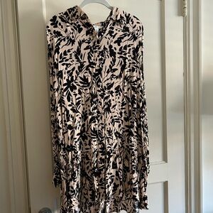 H&M Black and Cream Patterned Long Sleeve Dress